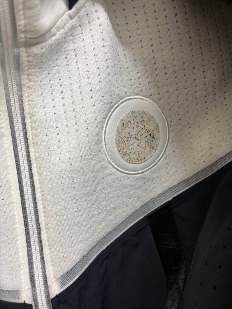 たた sacai nike ボンバージャケット