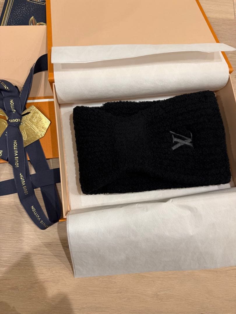 Louis Vuitton ミニマフラー 黒　ルイヴィトン