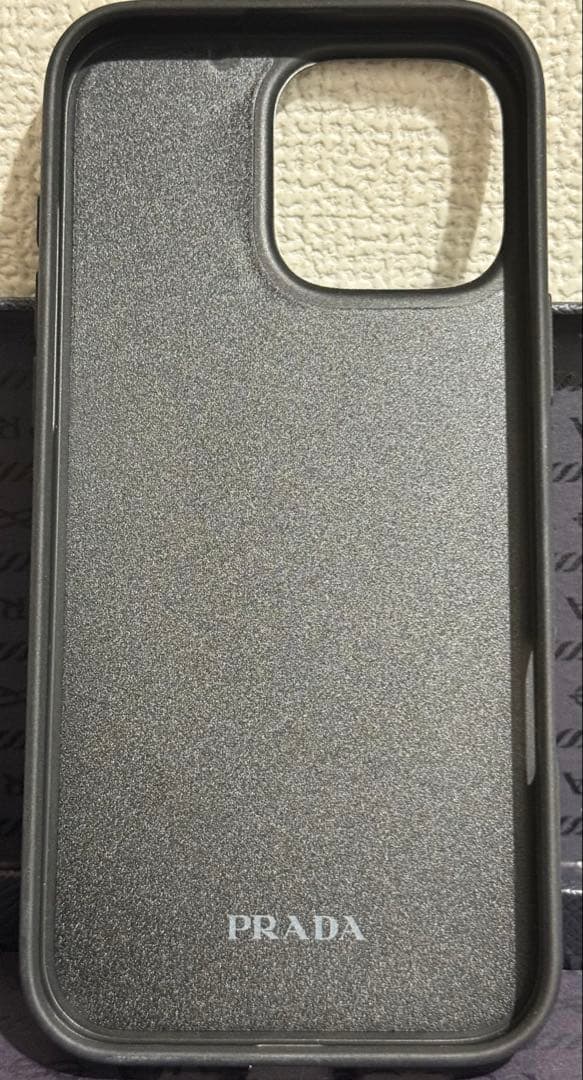 聖　PRADA iPhone16pro max用ケース