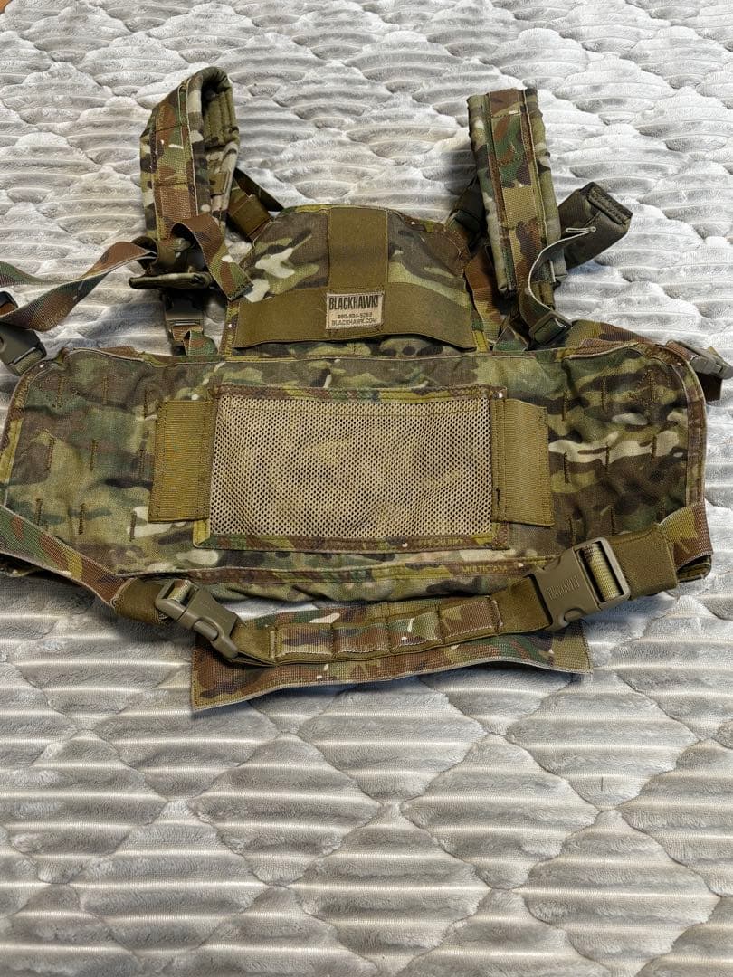 ブラックホーク　チェストリグ　マルチカム　実物　特殊部隊　サバゲー