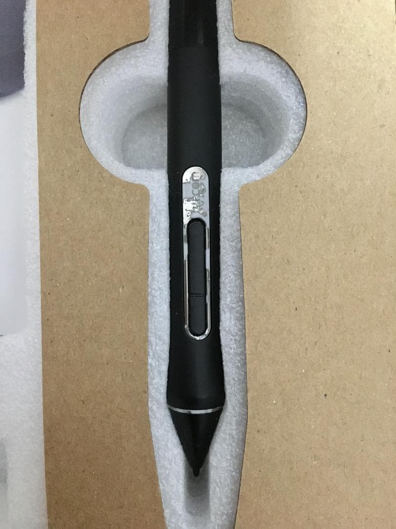 液タブ・ペンタブ Wacom Cintiq 22 DTK2260K0D