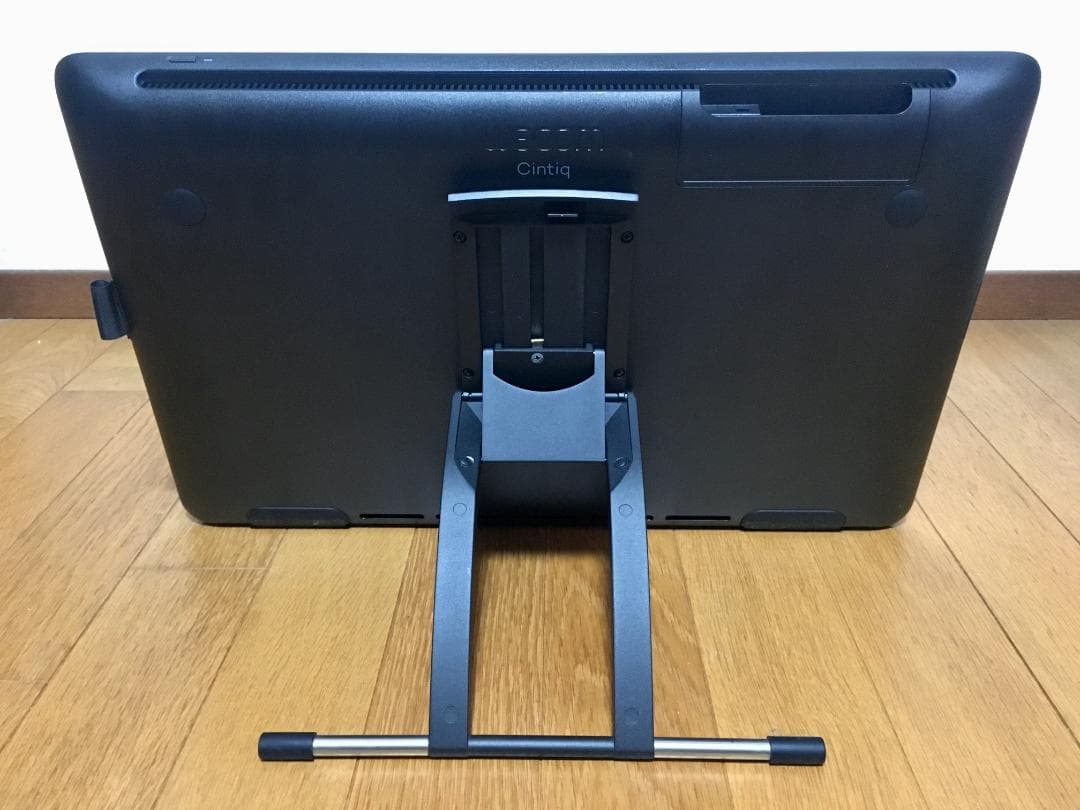 液タブ・ペンタブ Wacom Cintiq 22 DTK2260K0D