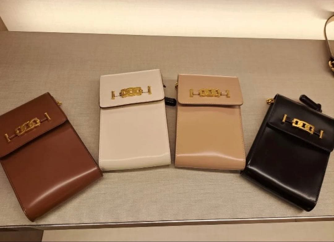 m*♡様 TOD'S トッズ スマホショルダーバッグ ブラウン