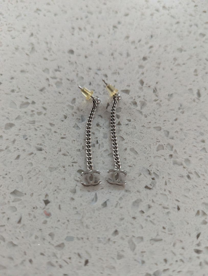 Chanel シルバー チェーンピアス