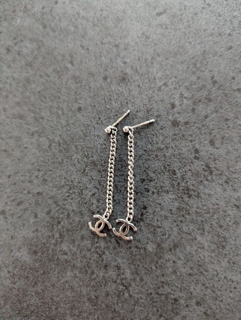 Chanel シルバー チェーンピアス