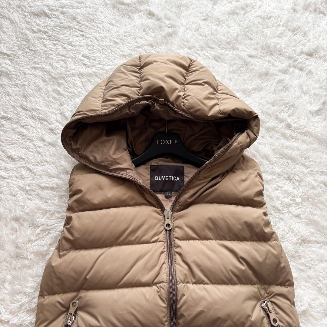 現行タグ・美品✨デュベティカ　大きいサイズ42 フェベチンクエ　ダウンベスト