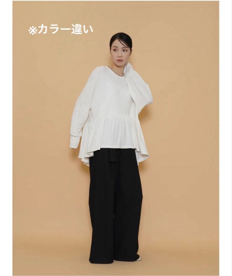 【Xmas限定値引き】CYAN tokyoラウンドギャザーウォームトップス 黒