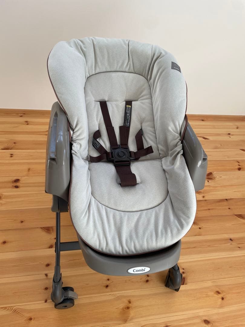 Combi ネムリラ AUTO SWING BD バースデイ限定デザイン