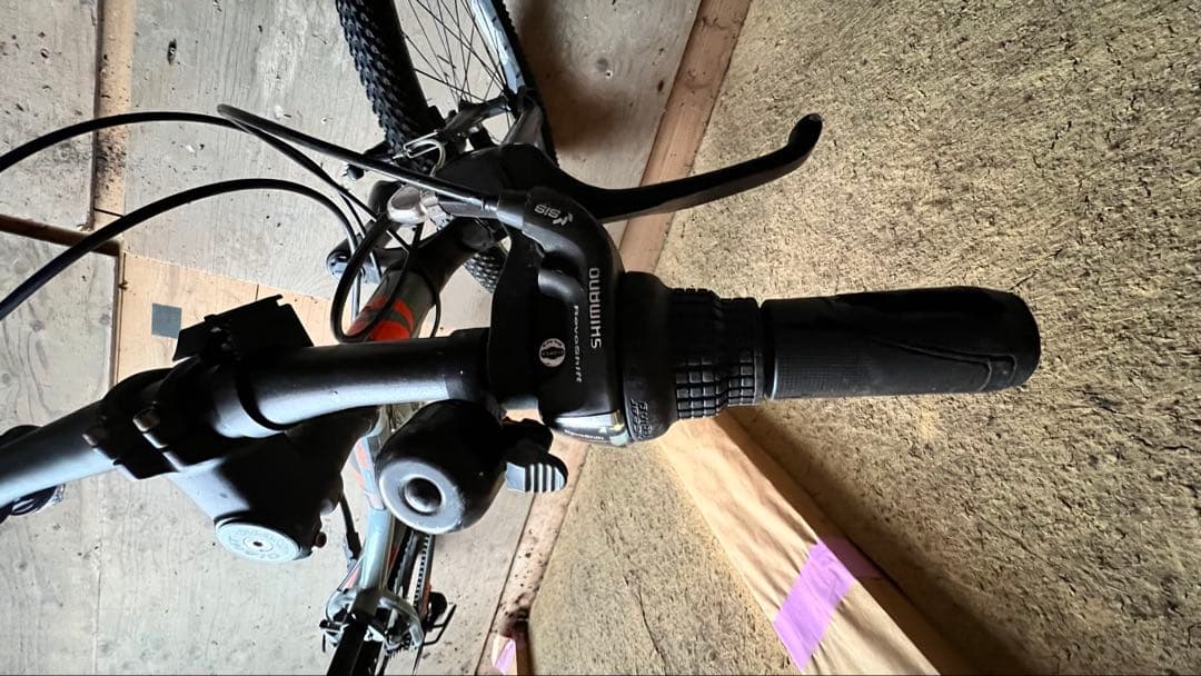 GIANT ジュニアスポーツバイク 24インチ グレー