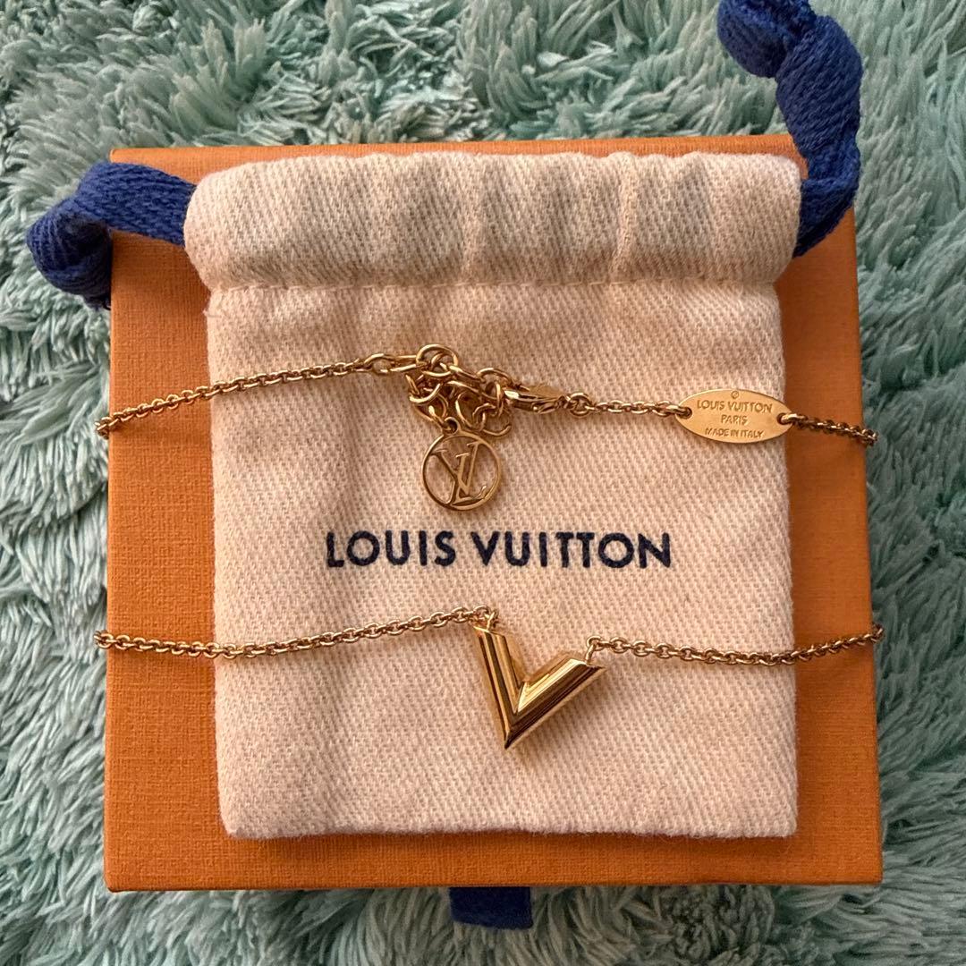 ヴィトン　ネックレス　V ゴールド