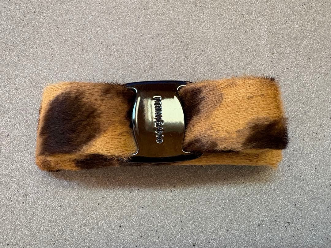 新品未使用　FERRAGAMO FERM VELVET バレッタ　レオパード