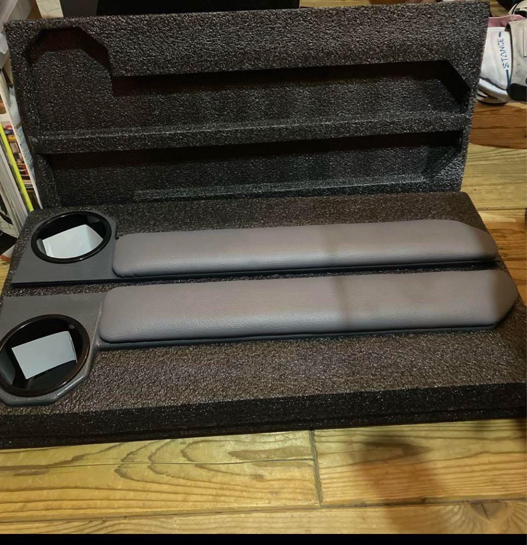 ワンストーンアームレスト　ランクル70