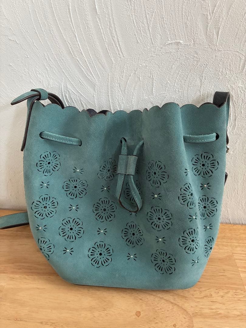 COACH ティーローズ パンチング スエード バケットバッグ 斜めがけ ブルー