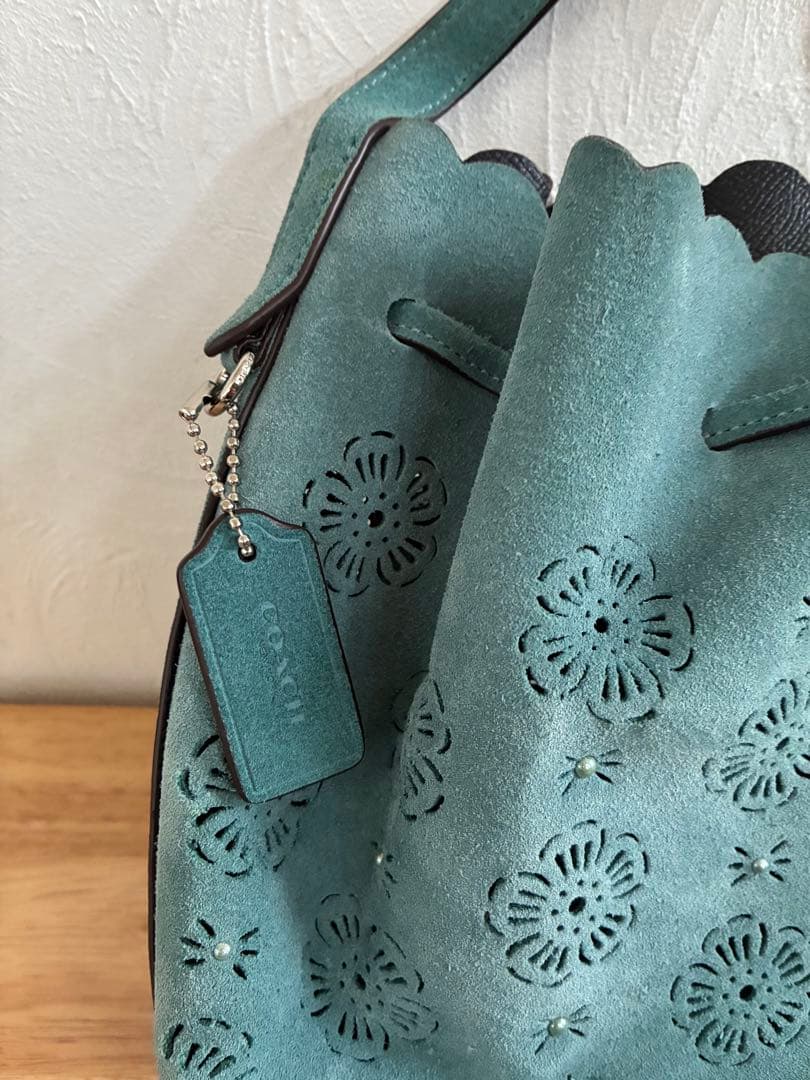 COACH ティーローズ パンチング スエード バケットバッグ 斜めがけ ブルー