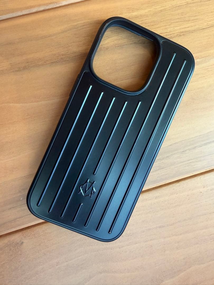 RIMOWA ブラック iPhone 16 Pro ケース