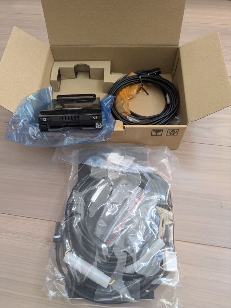 トヨタ　新品　ETC2.0車載器本体・配線一式