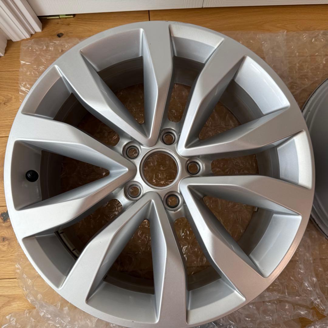 VW ザ・ビートル 5C0601025F 7-17+43 5H112 17インチ