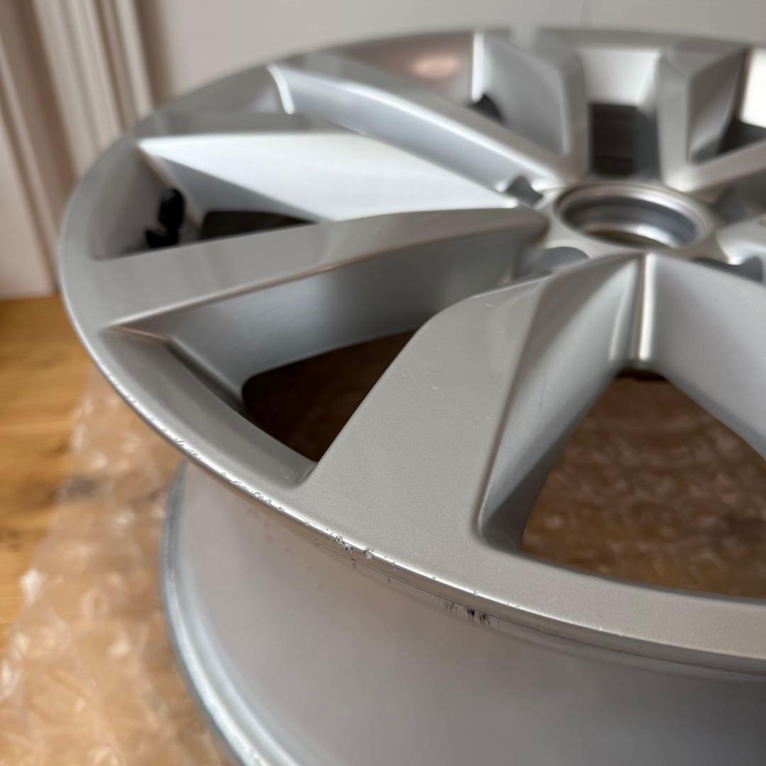 VW ザ・ビートル 5C0601025F 7-17+43 5H112 17インチ