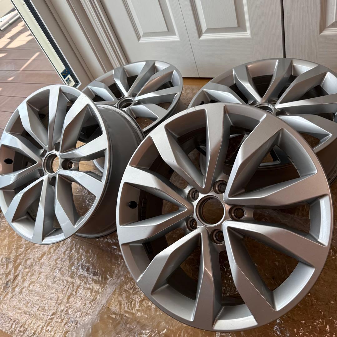 VW ザ・ビートル 5C0601025F 7-17+43 5H112 17インチ