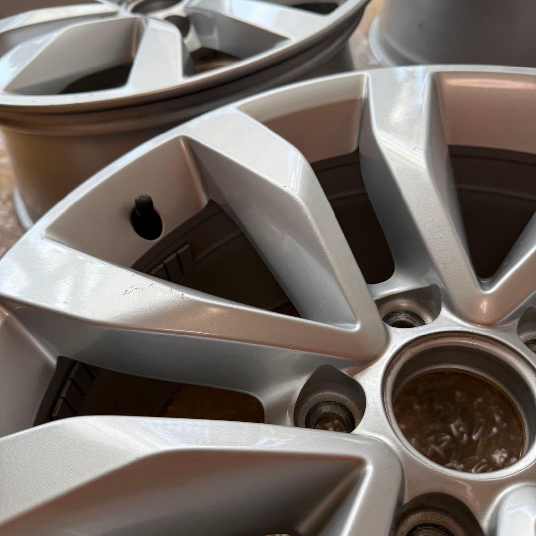 VW ザ・ビートル 5C0601025F 7-17+43 5H112 17インチ