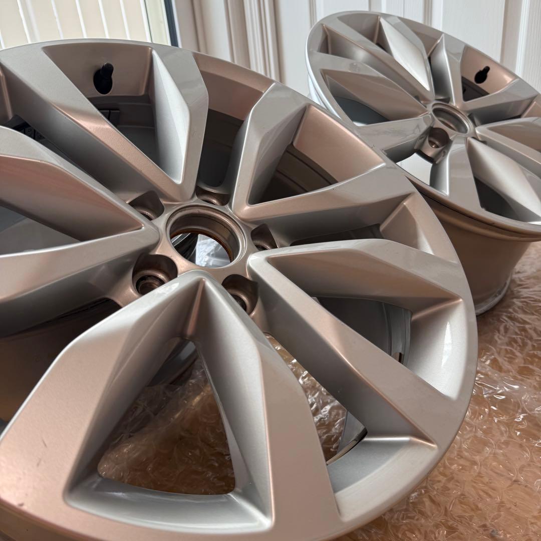 VW ザ・ビートル 5C0601025F 7-17+43 5H112 17インチ