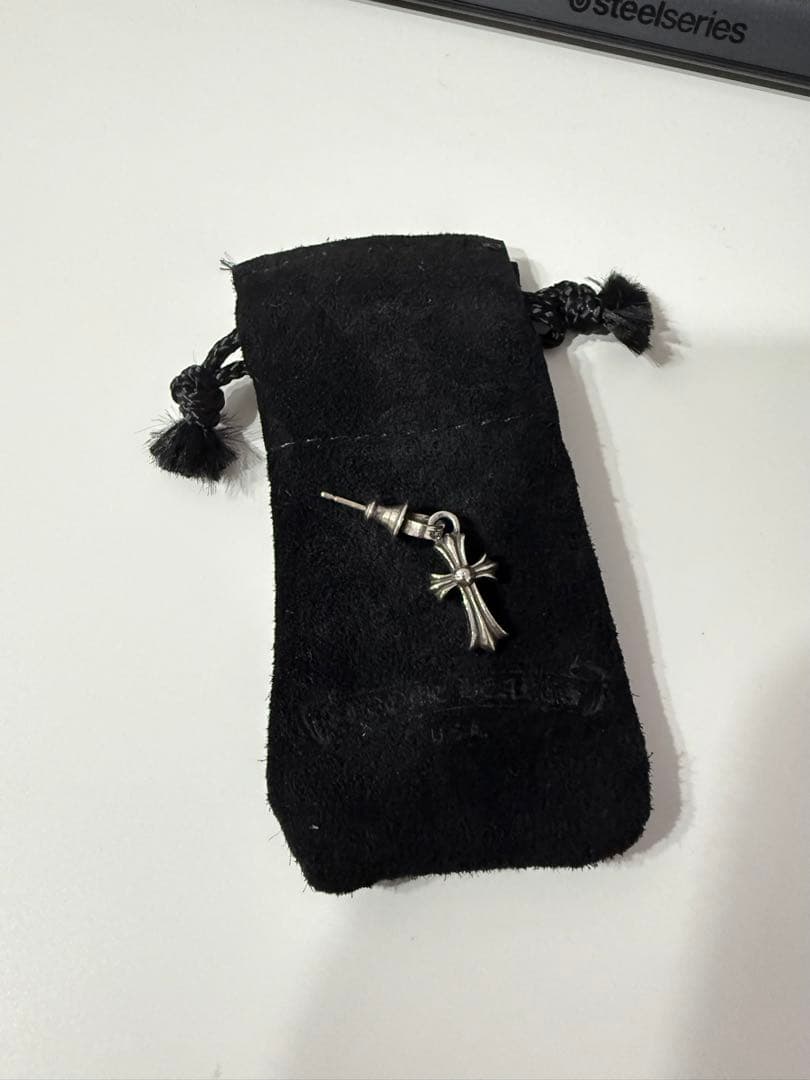 正規店購入　CHROME HEARTS シルバー クロスピアス baby fat