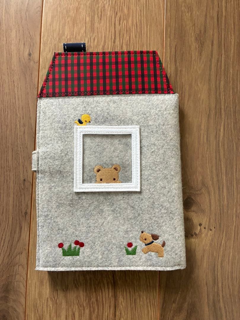 母子手帳ケース 家の形 クマ刺繍