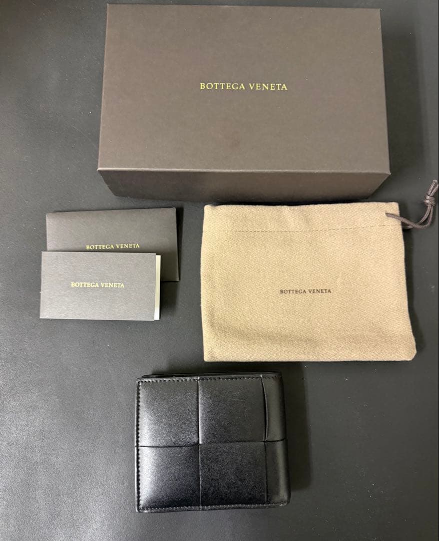 美品　Bottega Veneta 二つ折り財布 ブラック