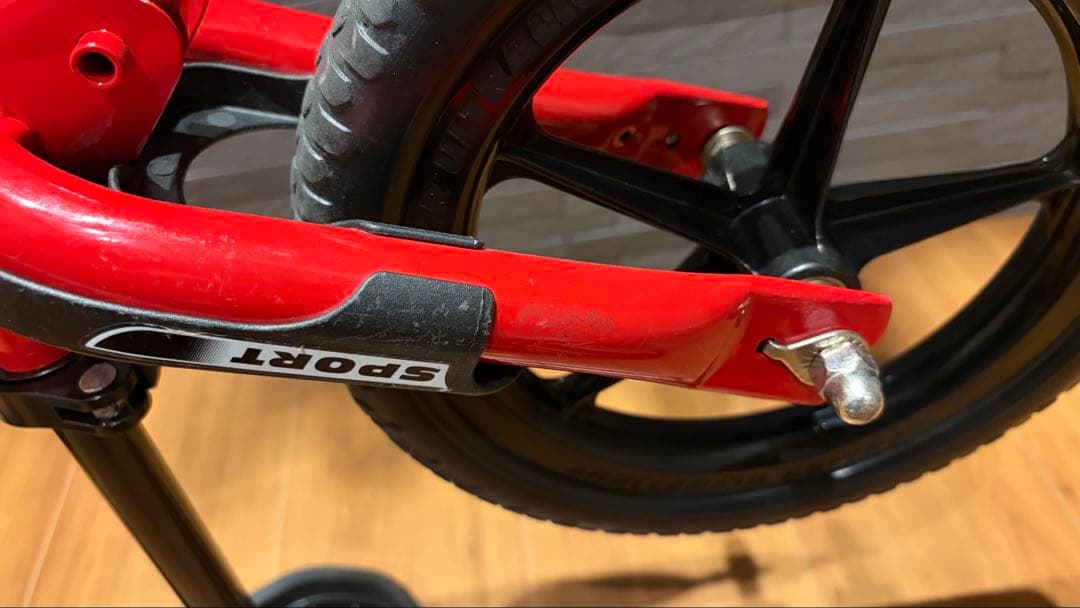 ★ akko★ ストライダー スポーツモデル 12インチ 赤 レッド