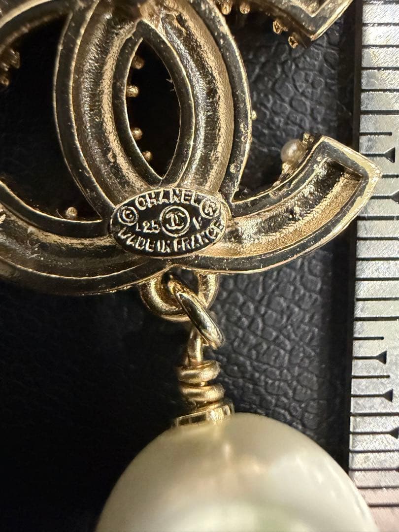 CHANEL CCロゴ フェイクパール ピアス