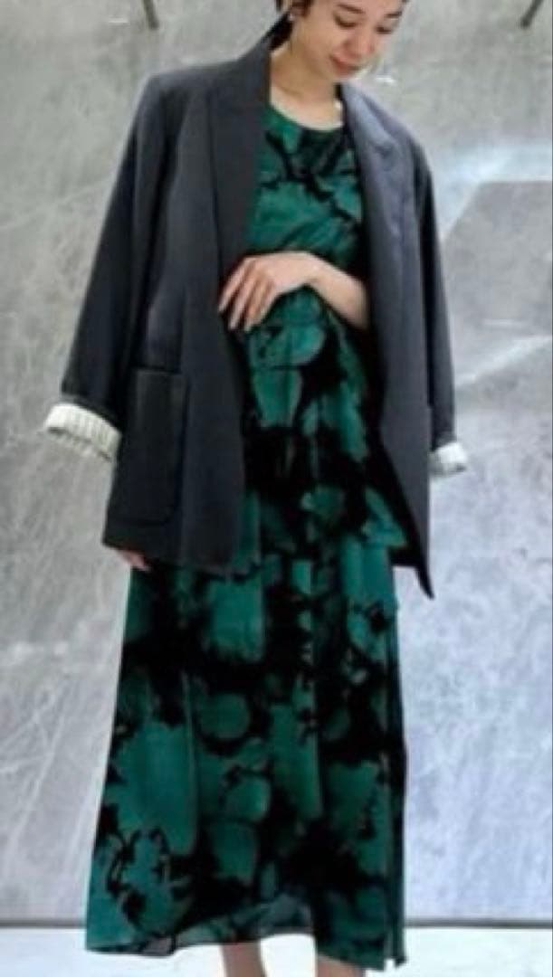 アルアバイルallureville今季完売ワンピース定価51,700円　未使用品