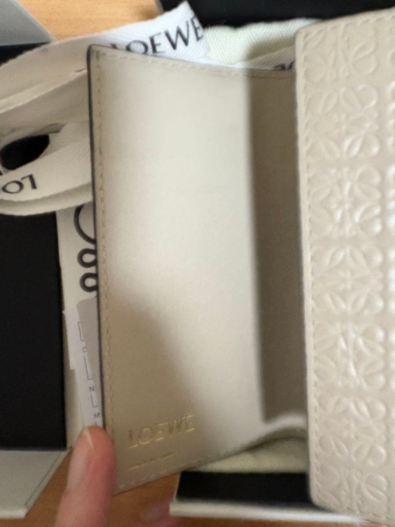 LOEWE ベージュ レザー キーケース