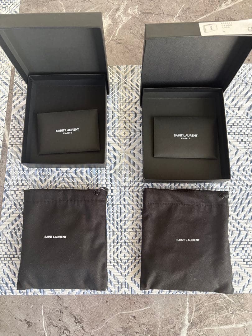 SAINT LAURENT ブラック二つ折り財布+ケース