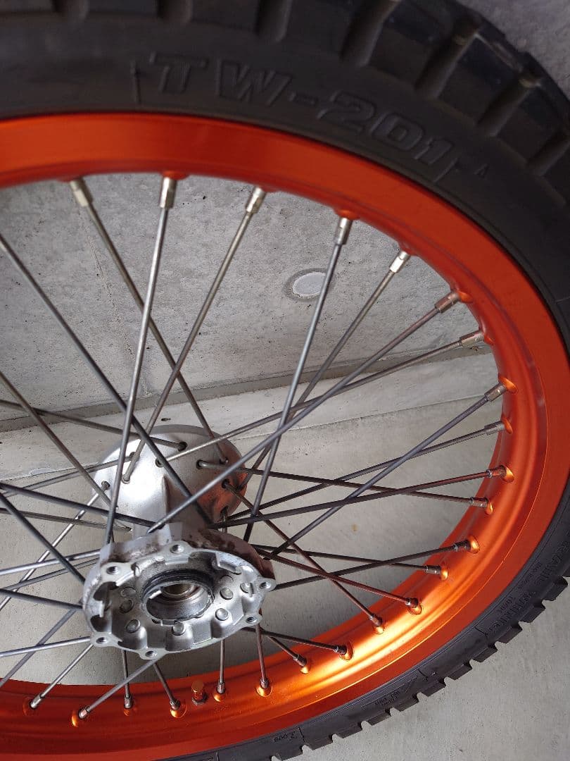 kj トリッカー250 前後ホイールタイヤセット オレンジ 前輪