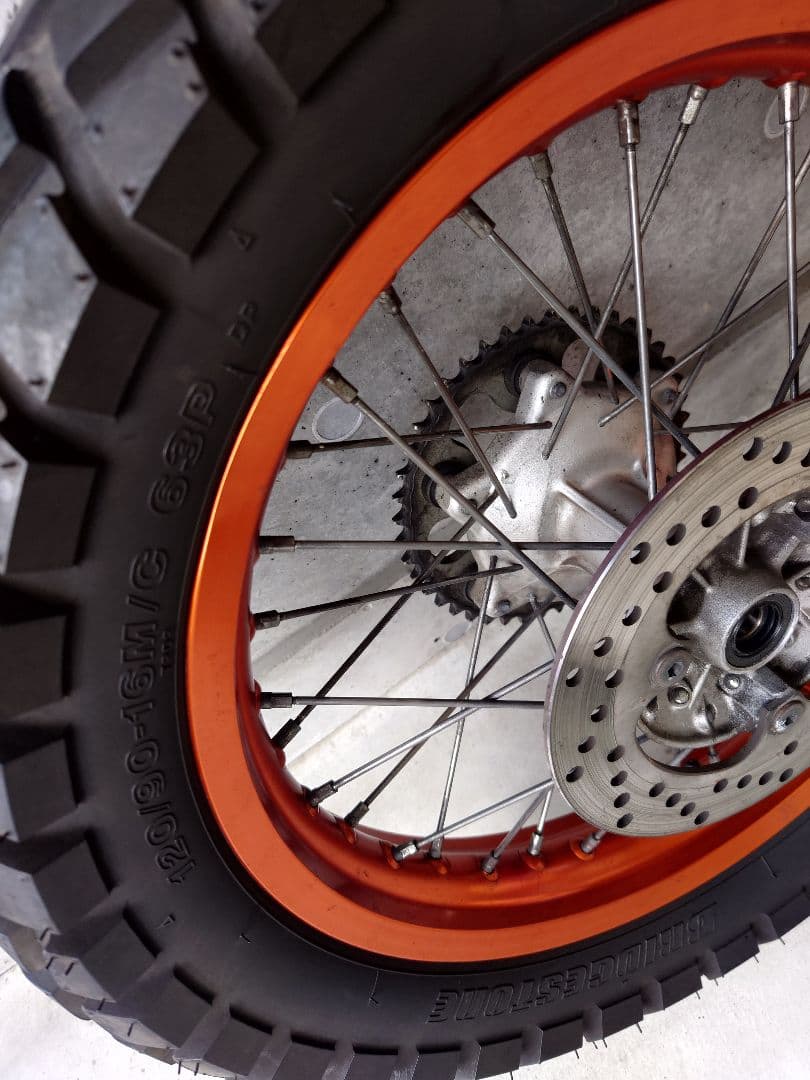 kj トリッカー250 前後ホイールタイヤセット オレンジ 前輪