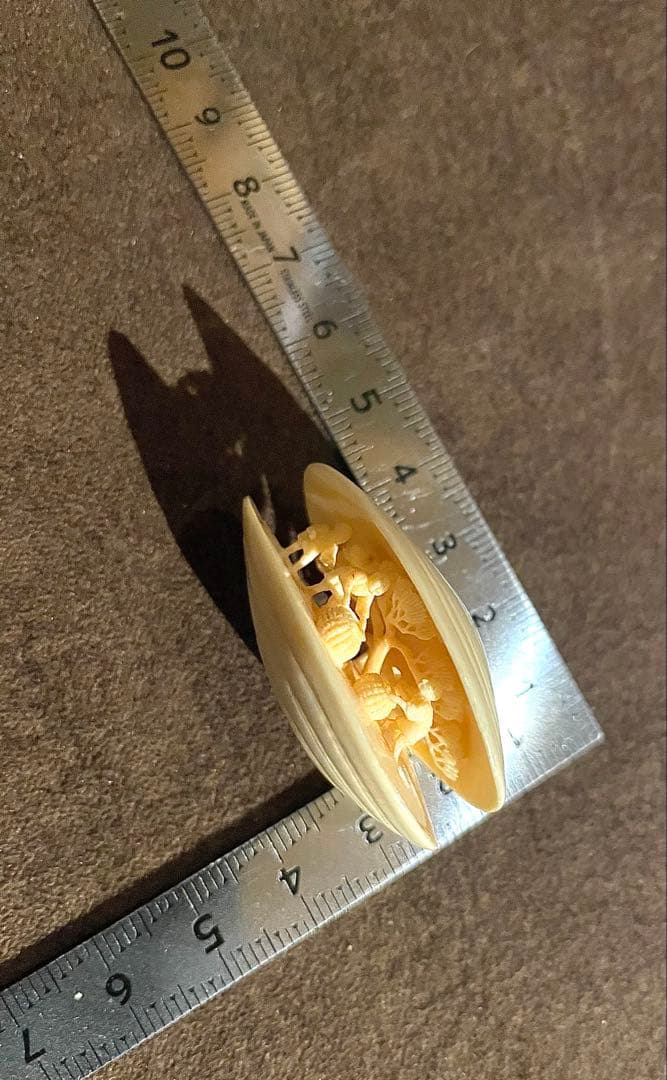 ⚫️Tonori さま専用⚫️ 細密 彫刻 根付 骨 牙 柘植等 実美銘 共箱付き