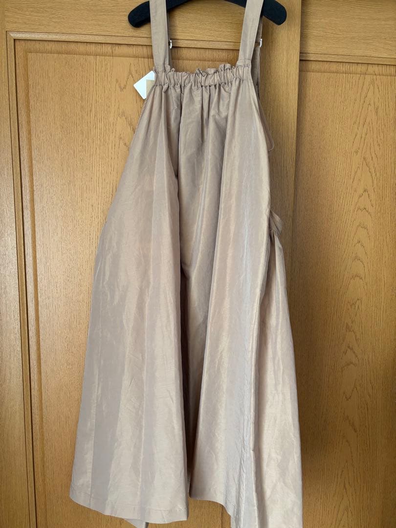 新品タグ付き　カレンソロジーサロペットスカート