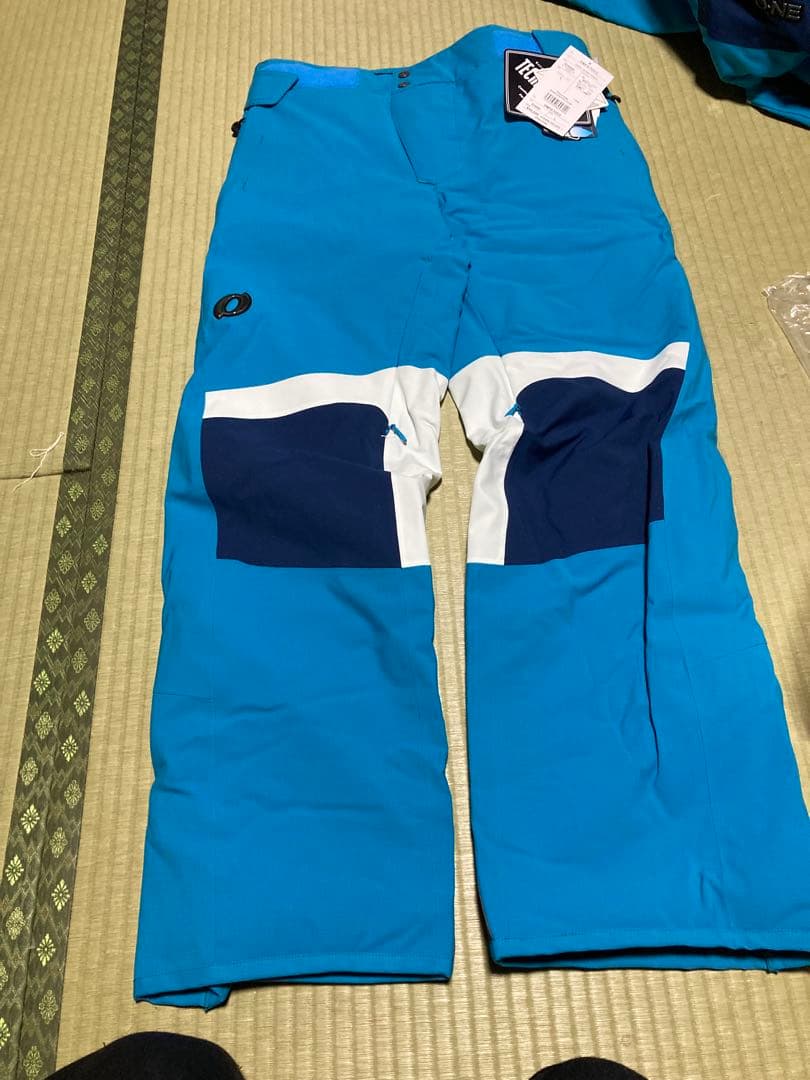 24/25モデル 新品 オンヨネ　スキーウェア上下セット サイズL