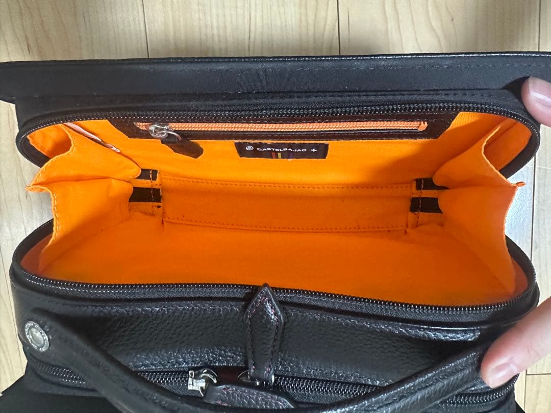 CASTELBAJAC カステルバジャック セカンドバッグ レザー黒オレンジ内装