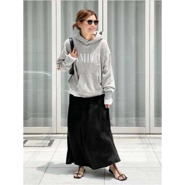 ドゥーズィエムクラスAMERICANA/アメリカーナAMRCN フーディー