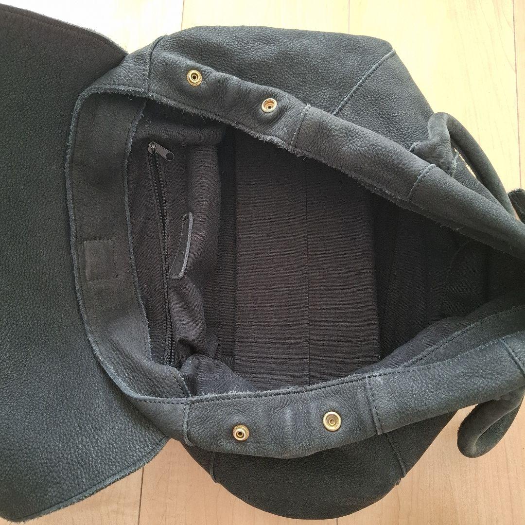 黒のレザートートバッグ