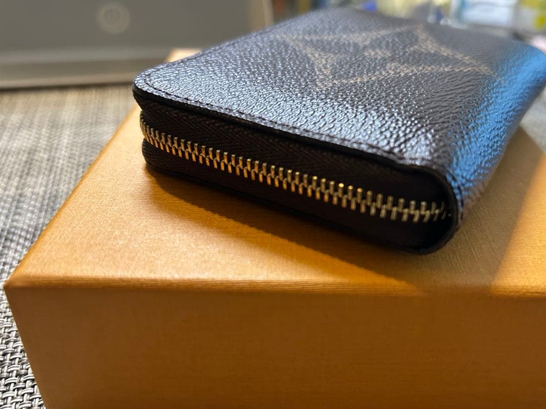 美品◇ルイヴィトン◇ジャイアントモノグラム ◇ジッピーパース