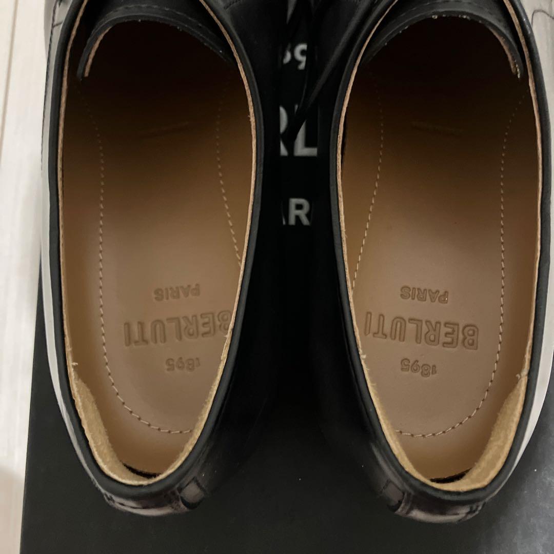 美品！ベルルッティ　レザーダービー　ブラック　　シューツリーとBOX付き