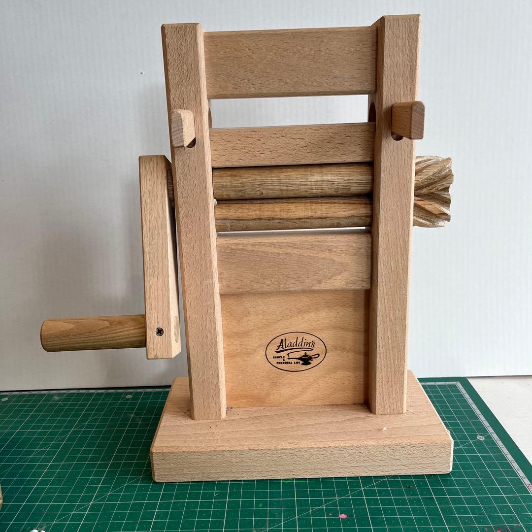 昔ながらの綿繰り機　ハンドカーター2本￼