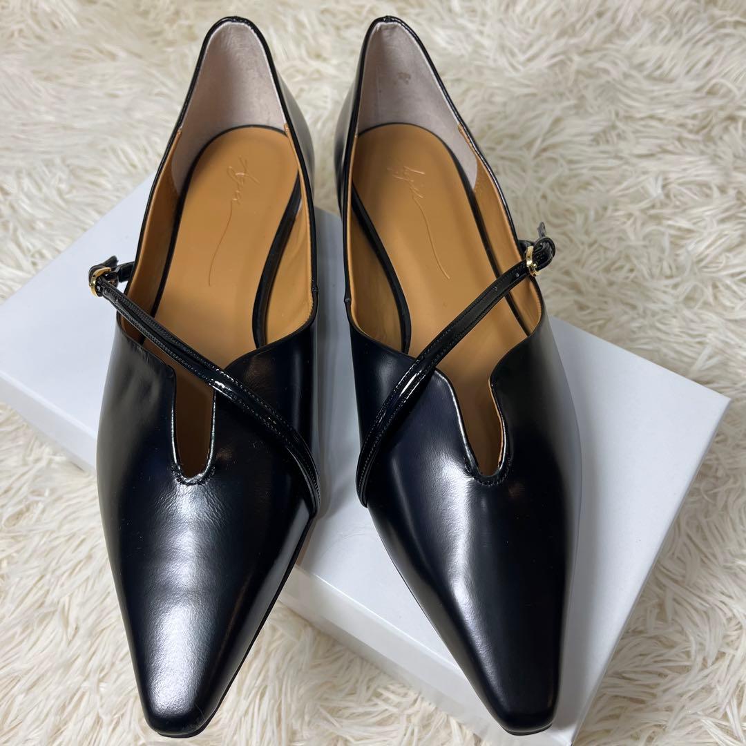 【新品未使用】Aga スムース レザー パンプス ストラップ ローヒール