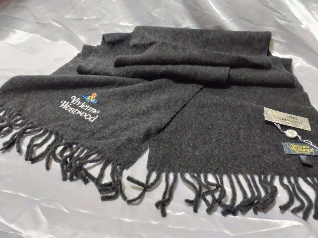 新品ヴィヴィアン・ウエストウッド　マルチカラーマフラーダークグレー　Italy製