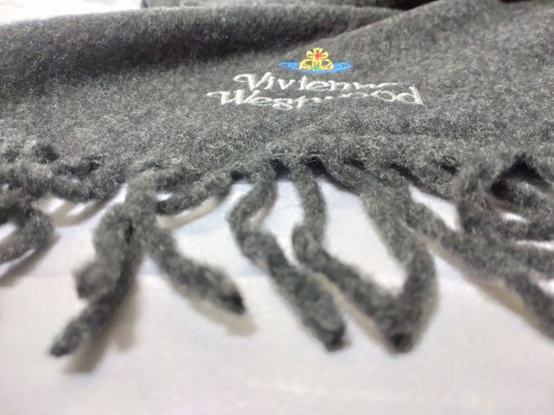 新品ヴィヴィアン・ウエストウッド　マルチカラーマフラーダークグレー　Italy製