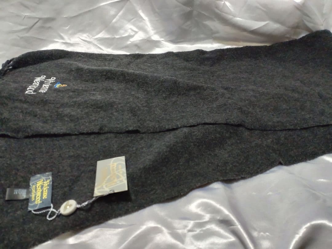 新品ヴィヴィアン・ウエストウッド　マルチカラーマフラーダークグレー　Italy製