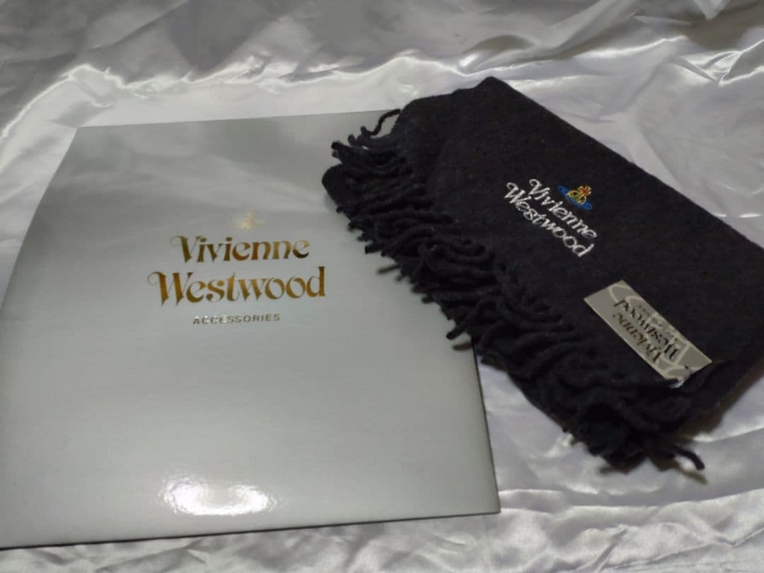 新品ヴィヴィアン・ウエストウッド　マルチカラーマフラーダークグレー　Italy製