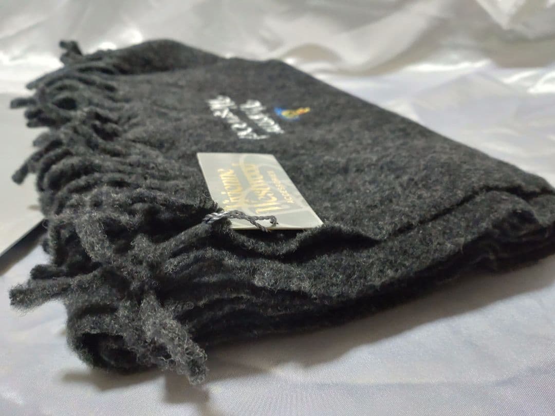 新品ヴィヴィアン・ウエストウッド　マルチカラーマフラーダークグレー　Italy製